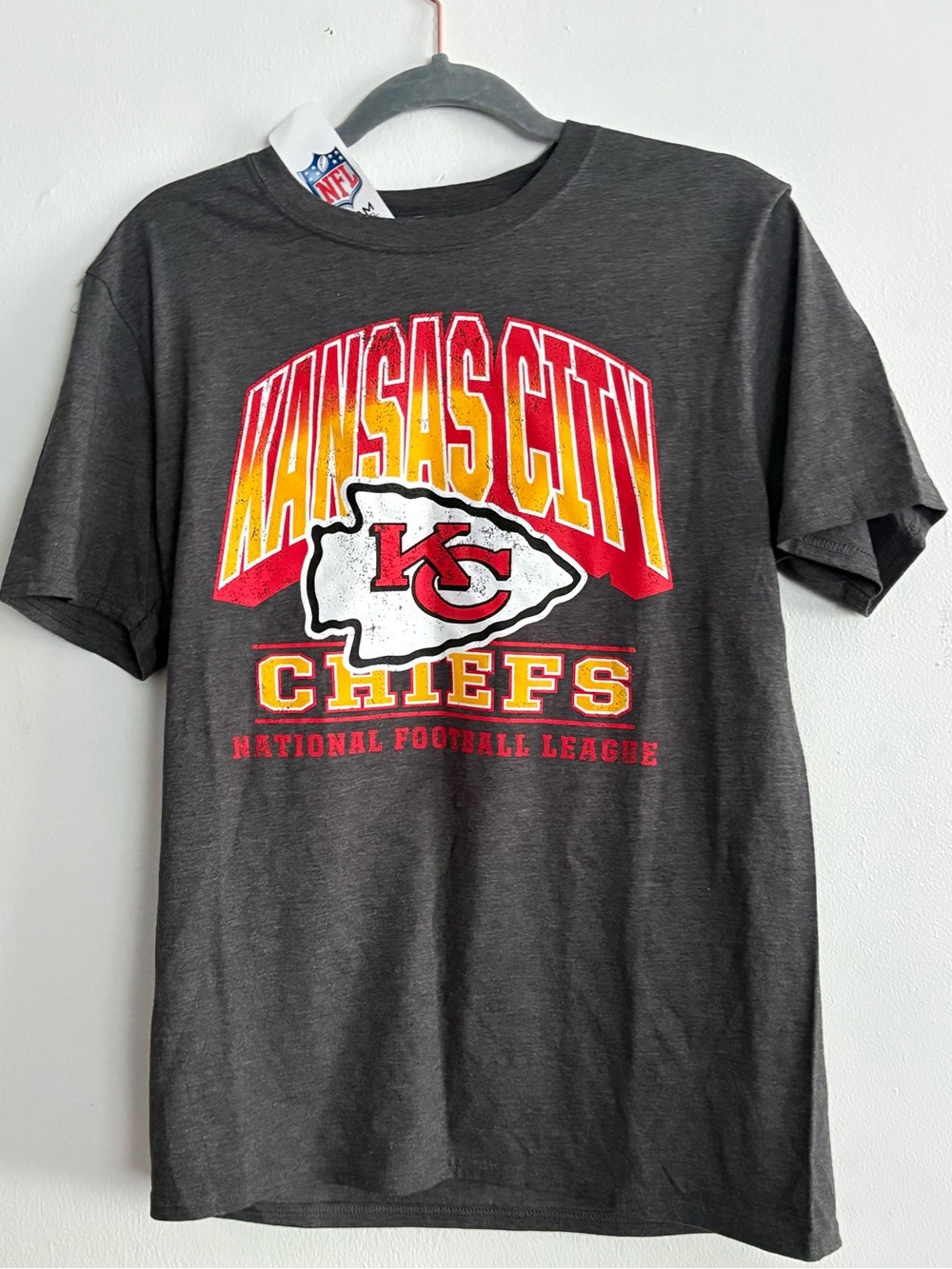 NFL Kansas City Chiefs Charcoal Tee new with tags